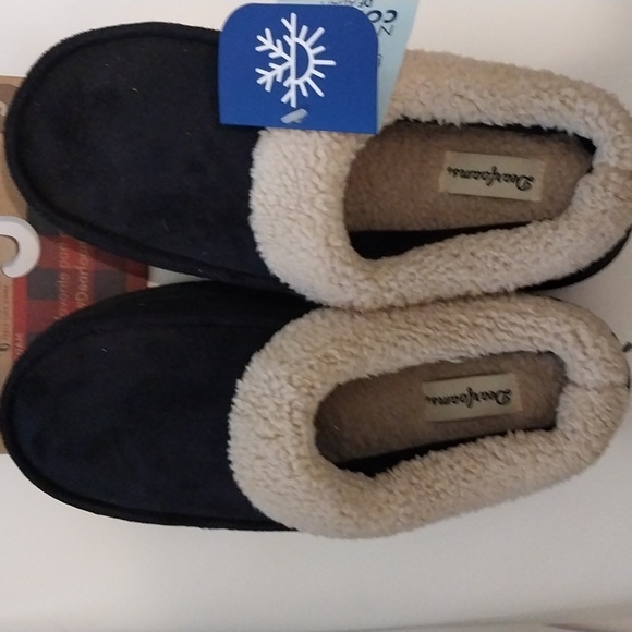 DEARFOAMS SLIPPERS - Picture 2 of 4